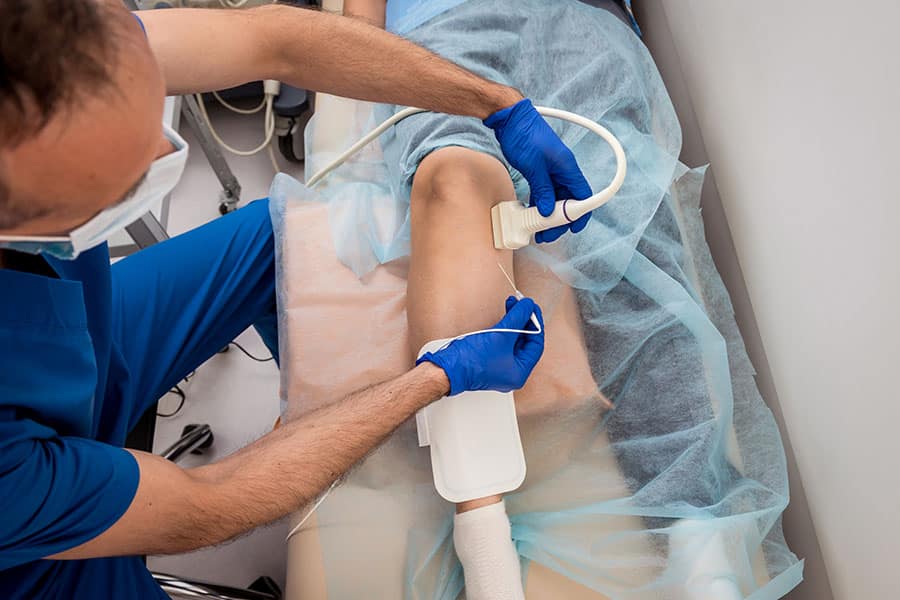 Sóng radio cao tần RFA là gì? Có hiệu quả trong điều trị xương khớp không?
